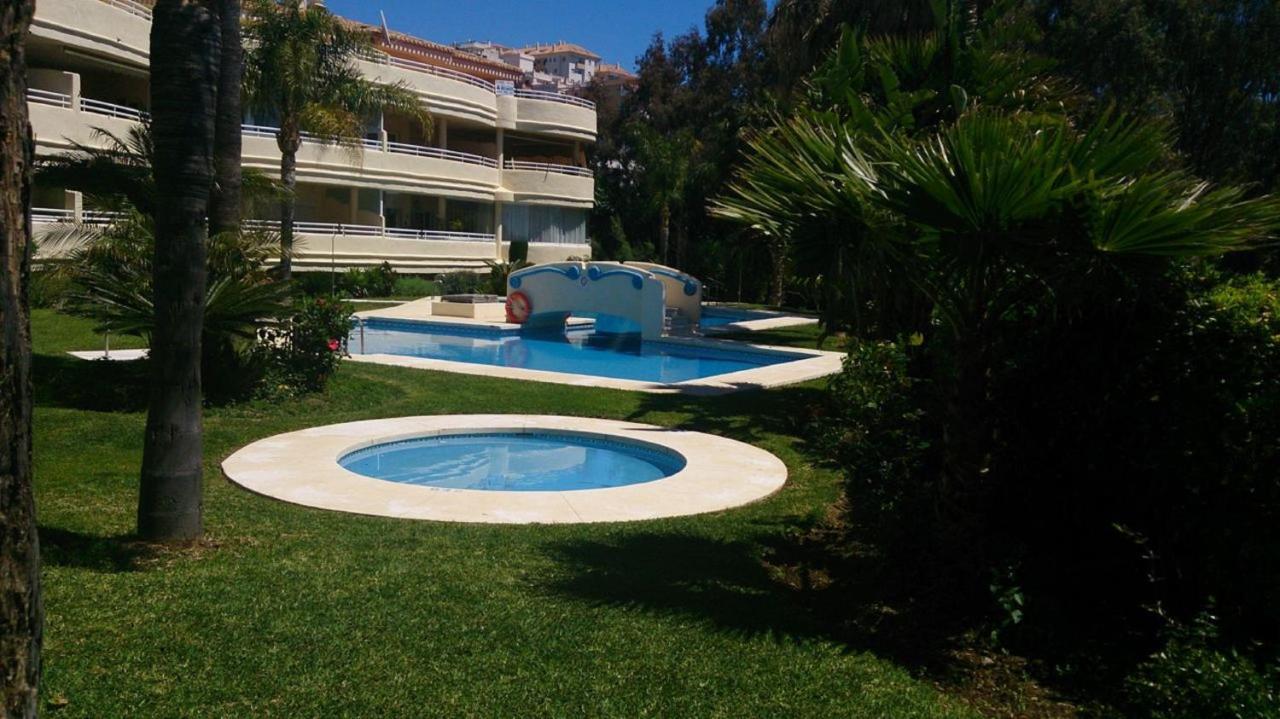 Holidays2Benalmadena Torrequebrada Sea View Front Beach With Pool Parking & Terraces Buitenkant foto