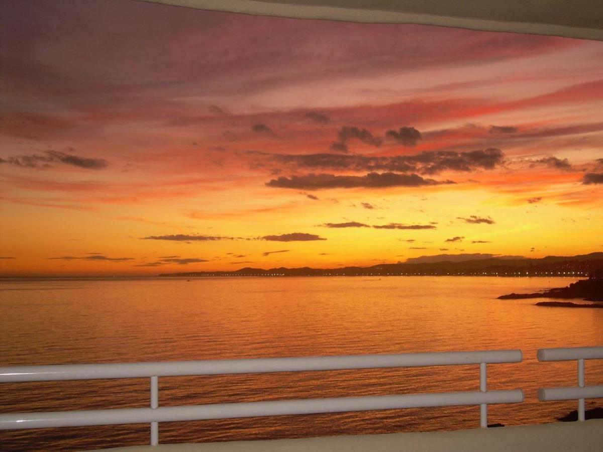 Holidays2Benalmadena Torrequebrada Sea View Front Beach With Pool Parking & Terraces Buitenkant foto